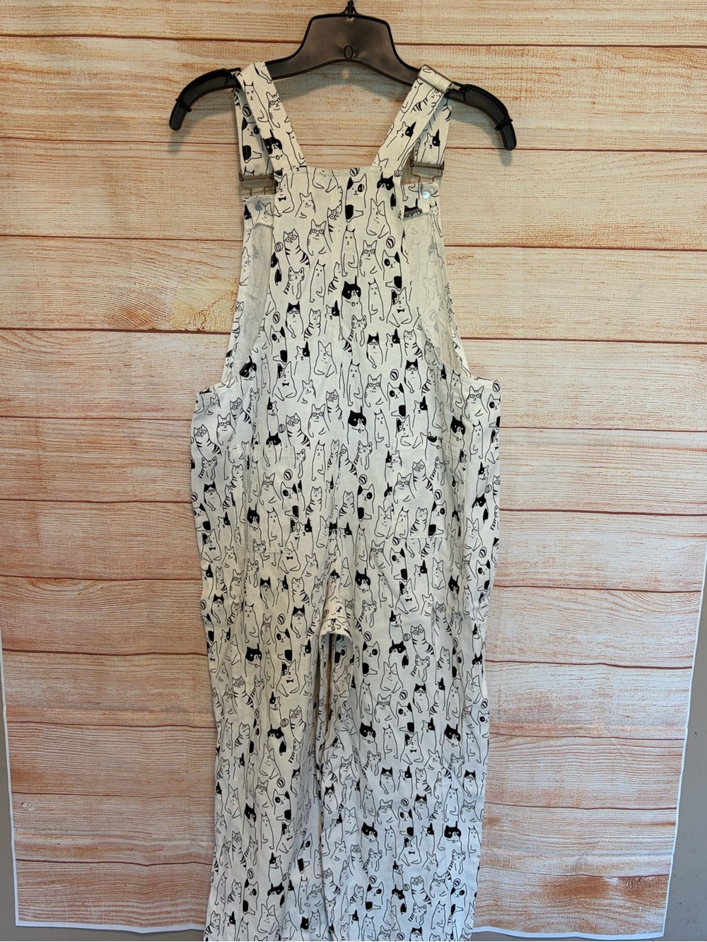 Multi cat jumpsuit size Md like new - Picture 2 of 3